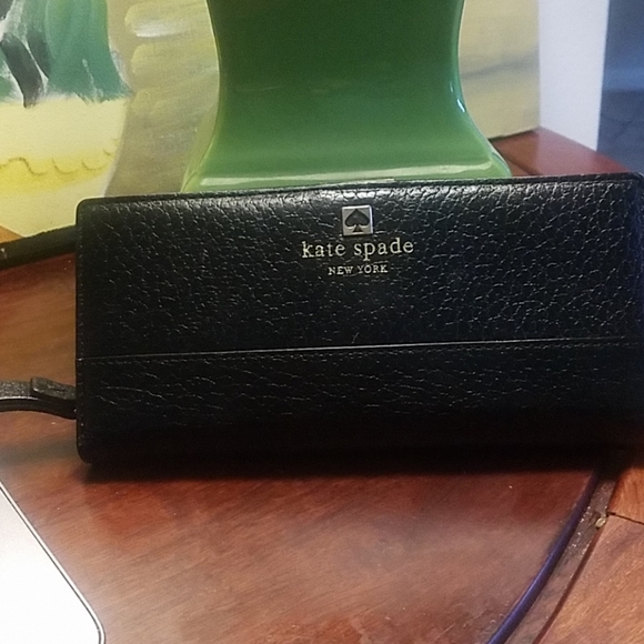 Kate Spade black leather wristlet - Picture 1 of 6